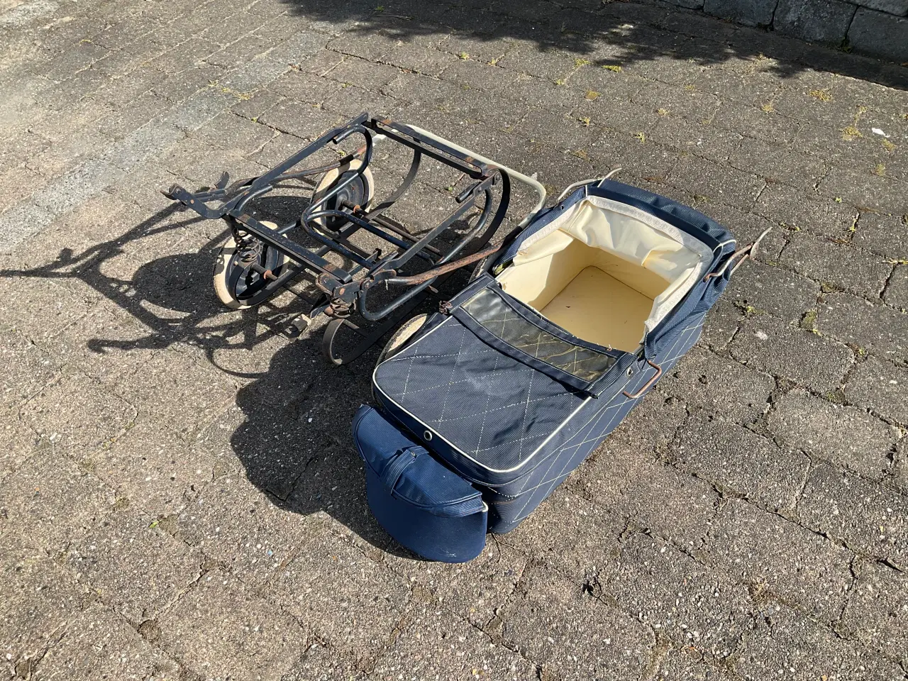Billede 4 - Gl. dukkevogn. Mærke PMK