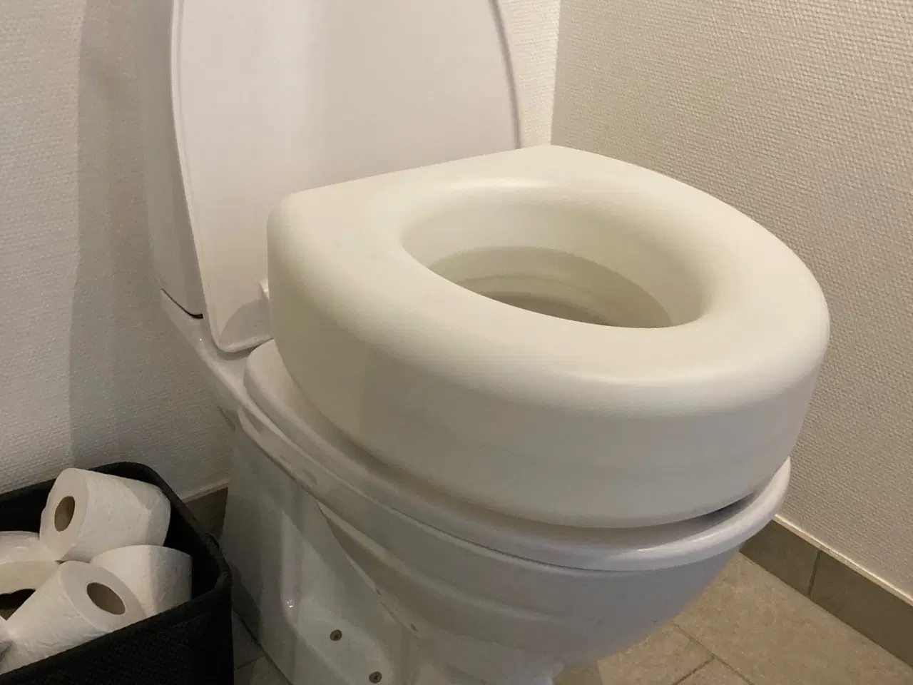 Billede 2 - TOILETSÆDE FORHØJER 12CM