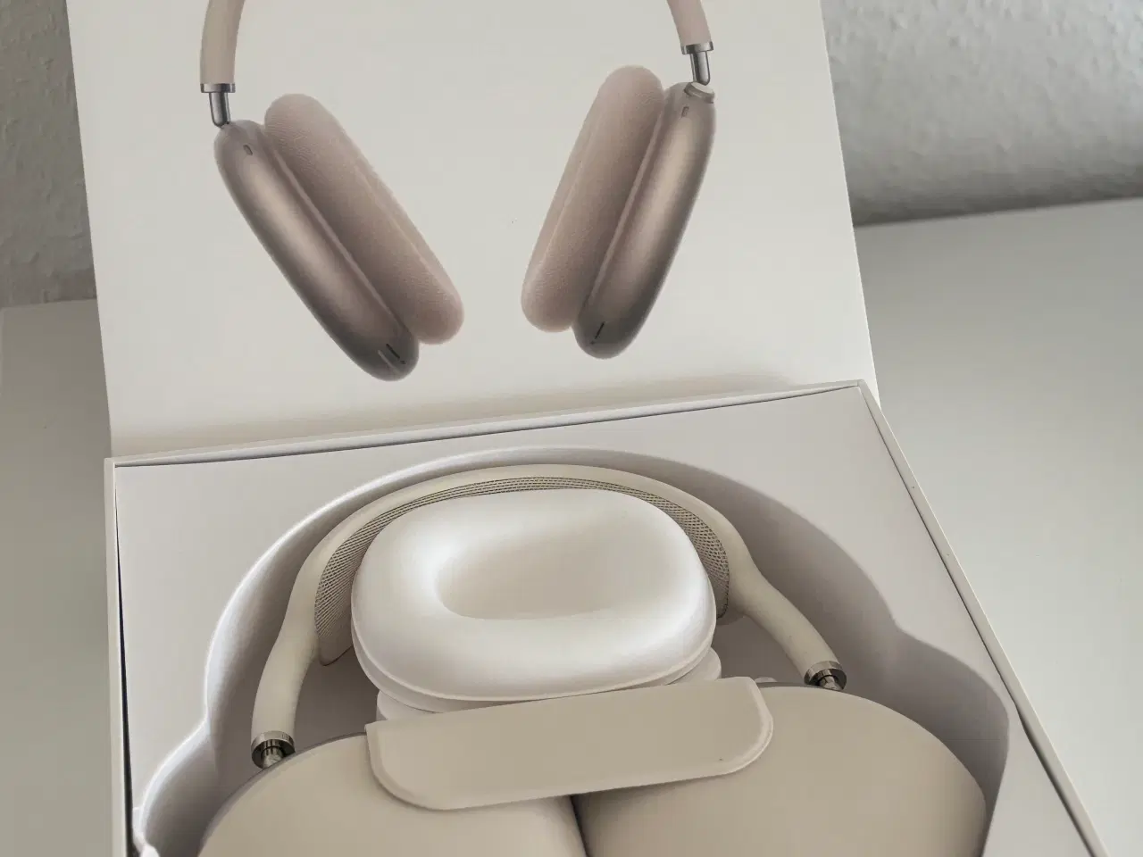 Billede 1 - AirPods Max (brugt 2-3 gange)