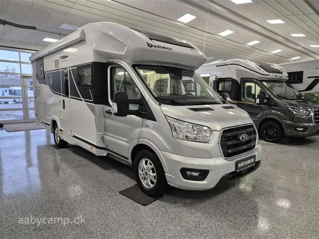 Billede 1 - 2024 - Benimar Tessoro T463 Special Edition   Nk. pakke. Automatgear. solceller. markise. to stk. 95Ah Batterier. smart tv med soundbar. lyse lædersæder.  KUN 16000 KM!!!