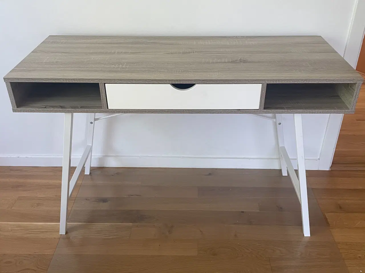 Billede 4 - Skrivebord + stoleunderlag 