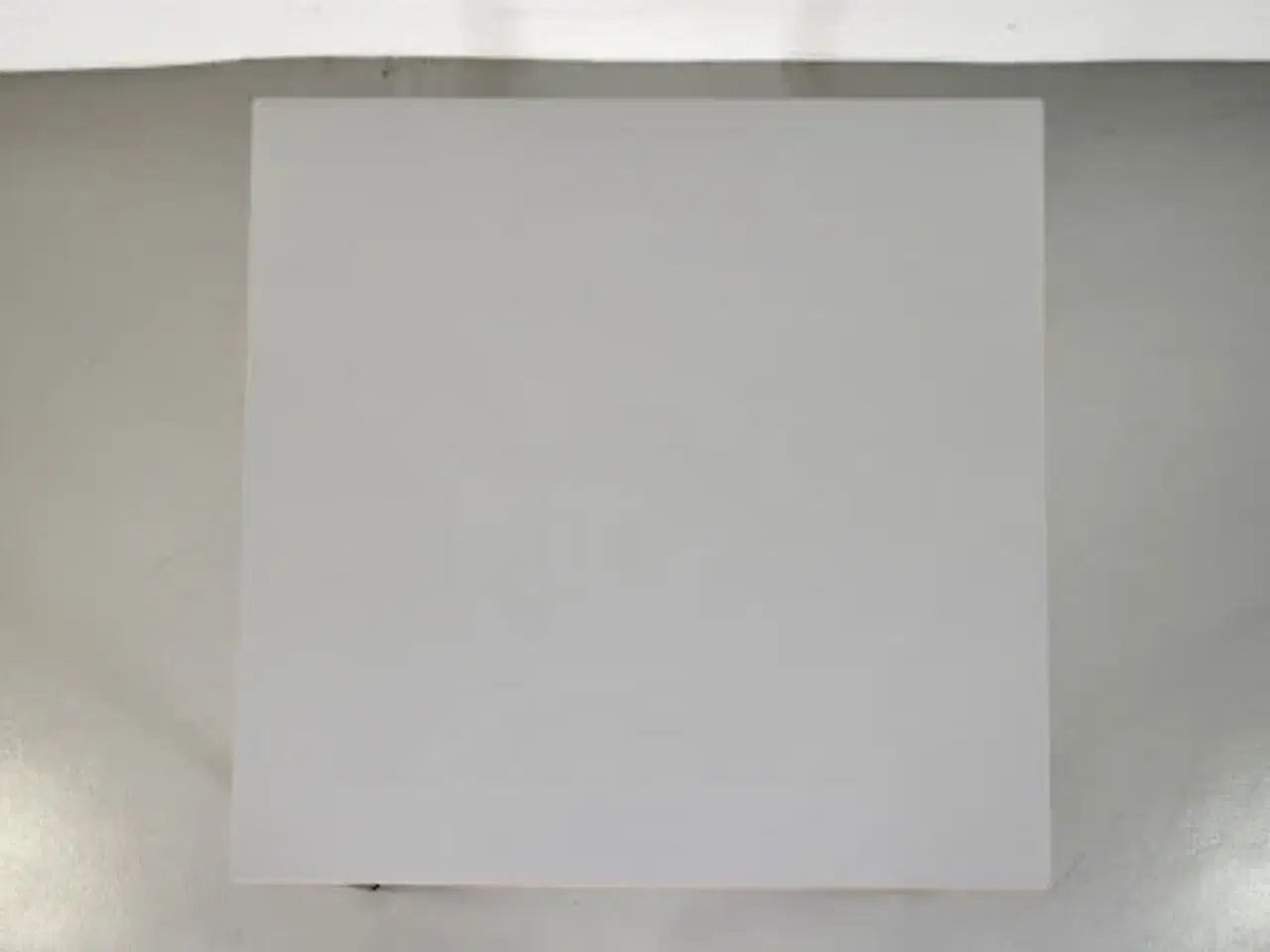 Billede 5 - Randers radius kantinebord med grå plade og krom stel