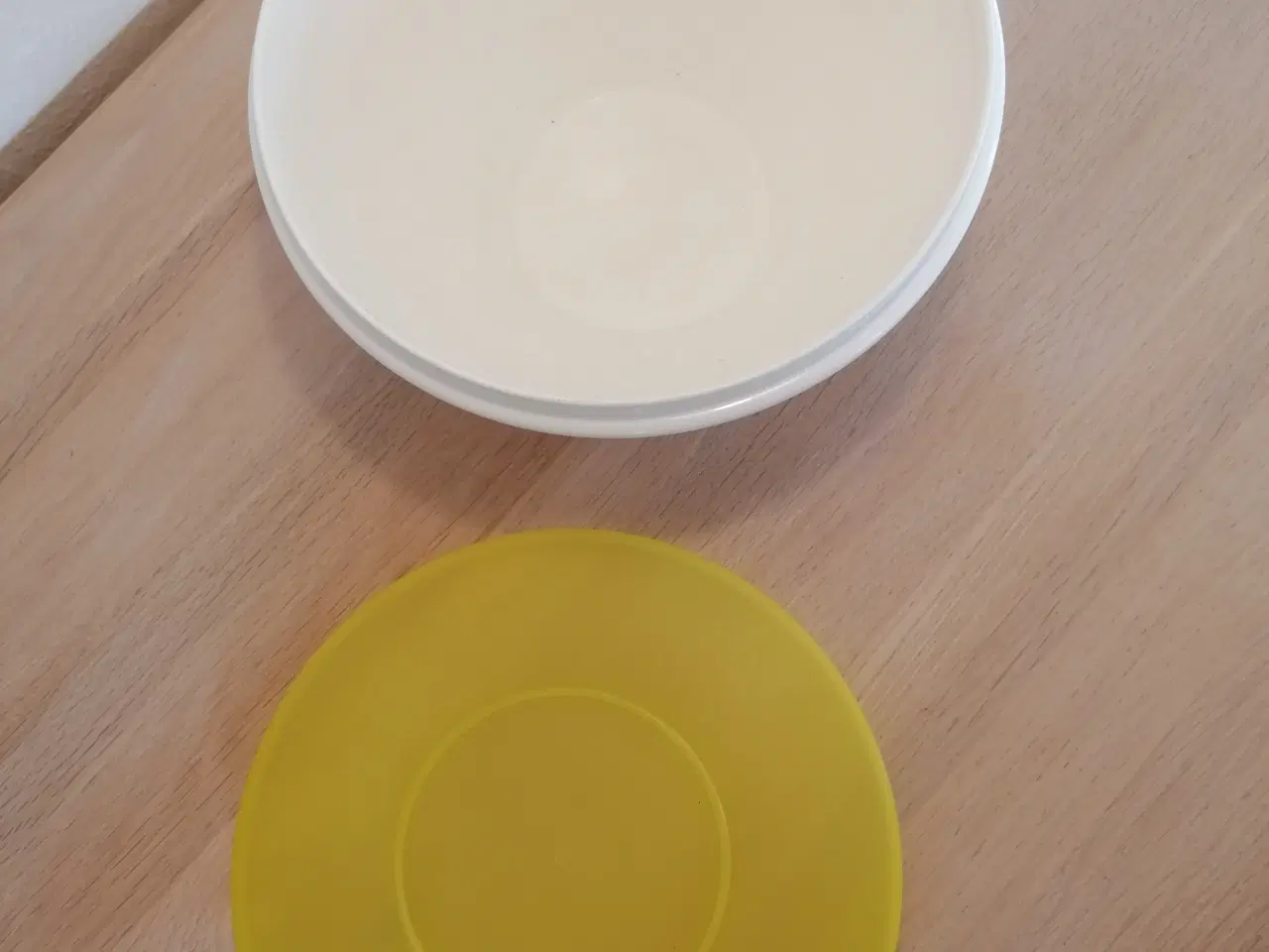 Billede 2 - Tupperware skål med låg
