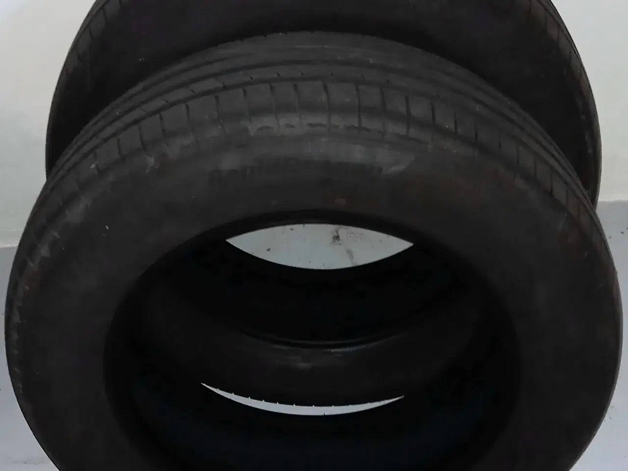 Billede 3 - Næsten nye sommerdæk med få km.