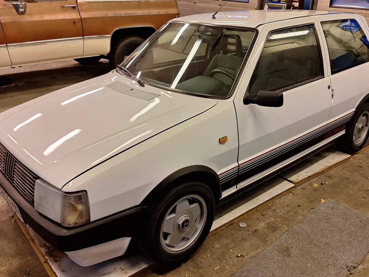 Billede 6 - Fiat Uno Turbo (replica), Rustfri nysynet veteran