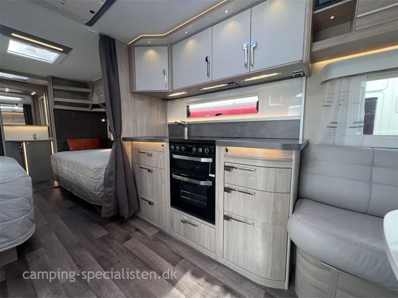 Billede 7 - 2022 - Kabe Royal 630 E TDL KS Boggie   Rigtig pæn og meget velholdt Kabe Royal 630 TDL fra 2022 - Kan nu opleves hos Camping-Specialisten i Silkeborg