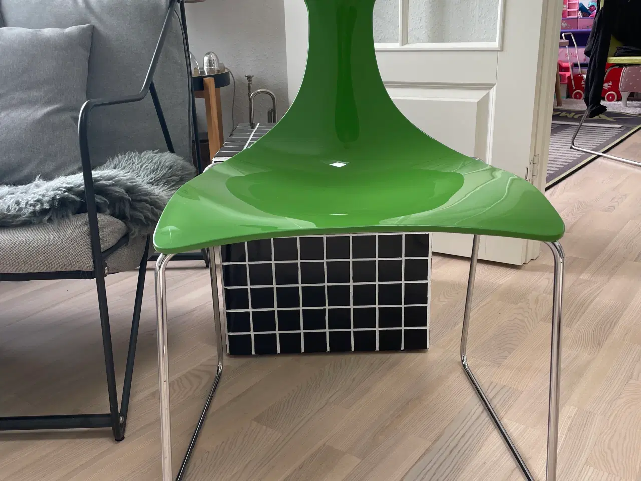 Billede 4 - 1 flot grøn “Delfy", Design Gino Carollo