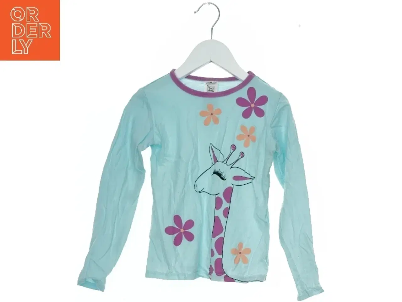 Billede 2 - Langærmet bluse med girafmotiv fra Poco Piano (str. 122)