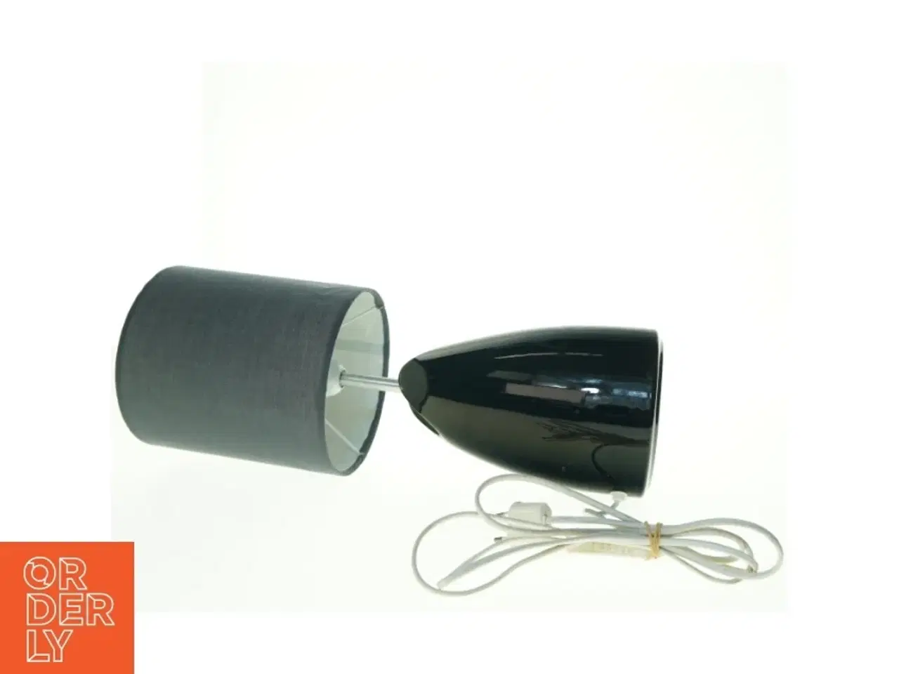 Billede 2 - Bordlampe med grå stofskærm og sort fod (str. 48 x 18 cm)