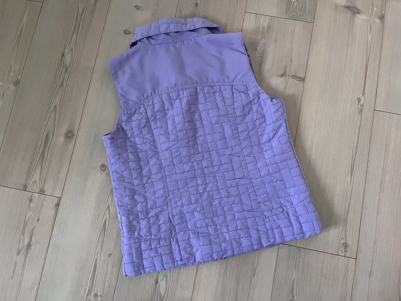 Billede 9 - Vest, Brandtex, Str M lys lilla