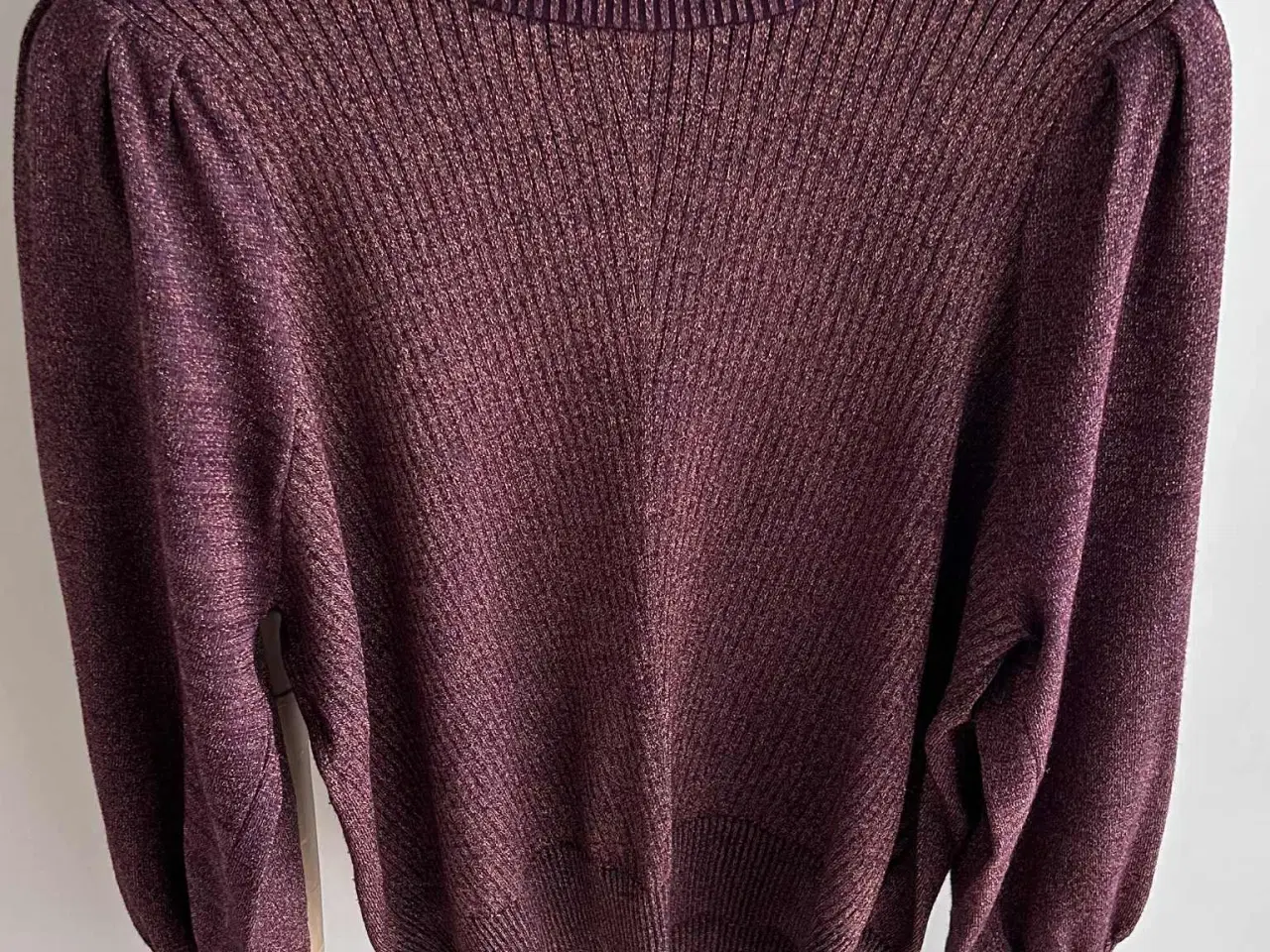Billede 2 - Neo Noir bluse med pufærmer, str. M
