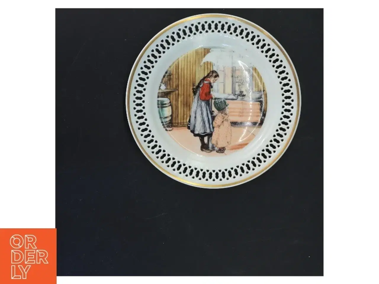 Billede 1 - Dekorativ tallerken med Carl Larsson motiv fra B&G (str. Ø 17 cm)