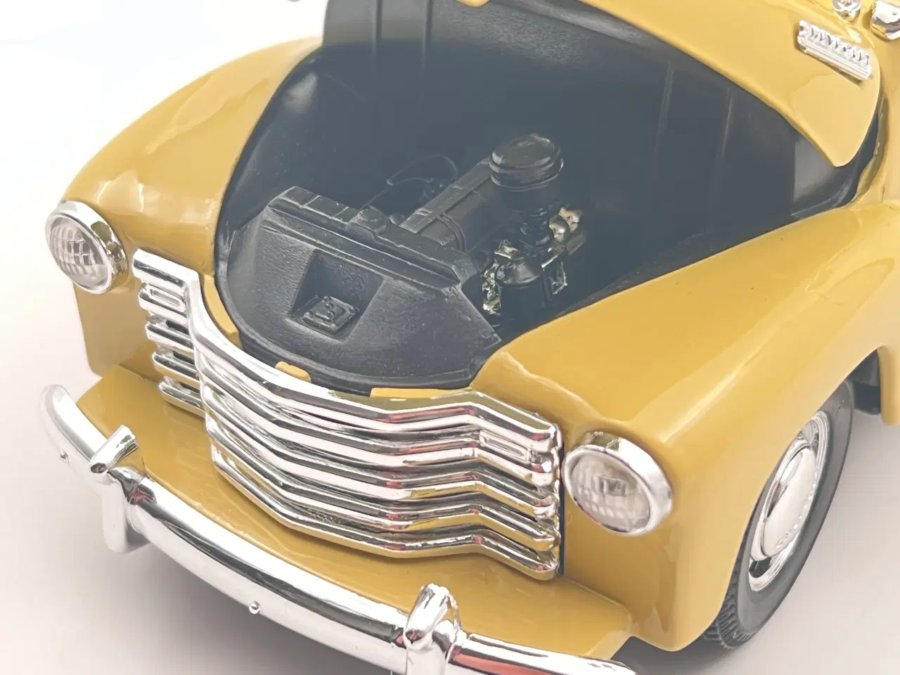 Billede 6 - 1950 Chevrolet Suburban 1:18  Flot og detaljeret