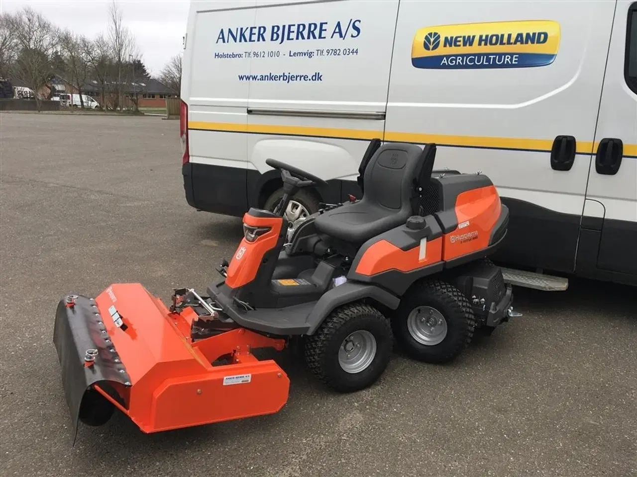 Billede 4 - Husqvarna R 420TsX AWD inkl. slagleklipper & 122 cm klippebord