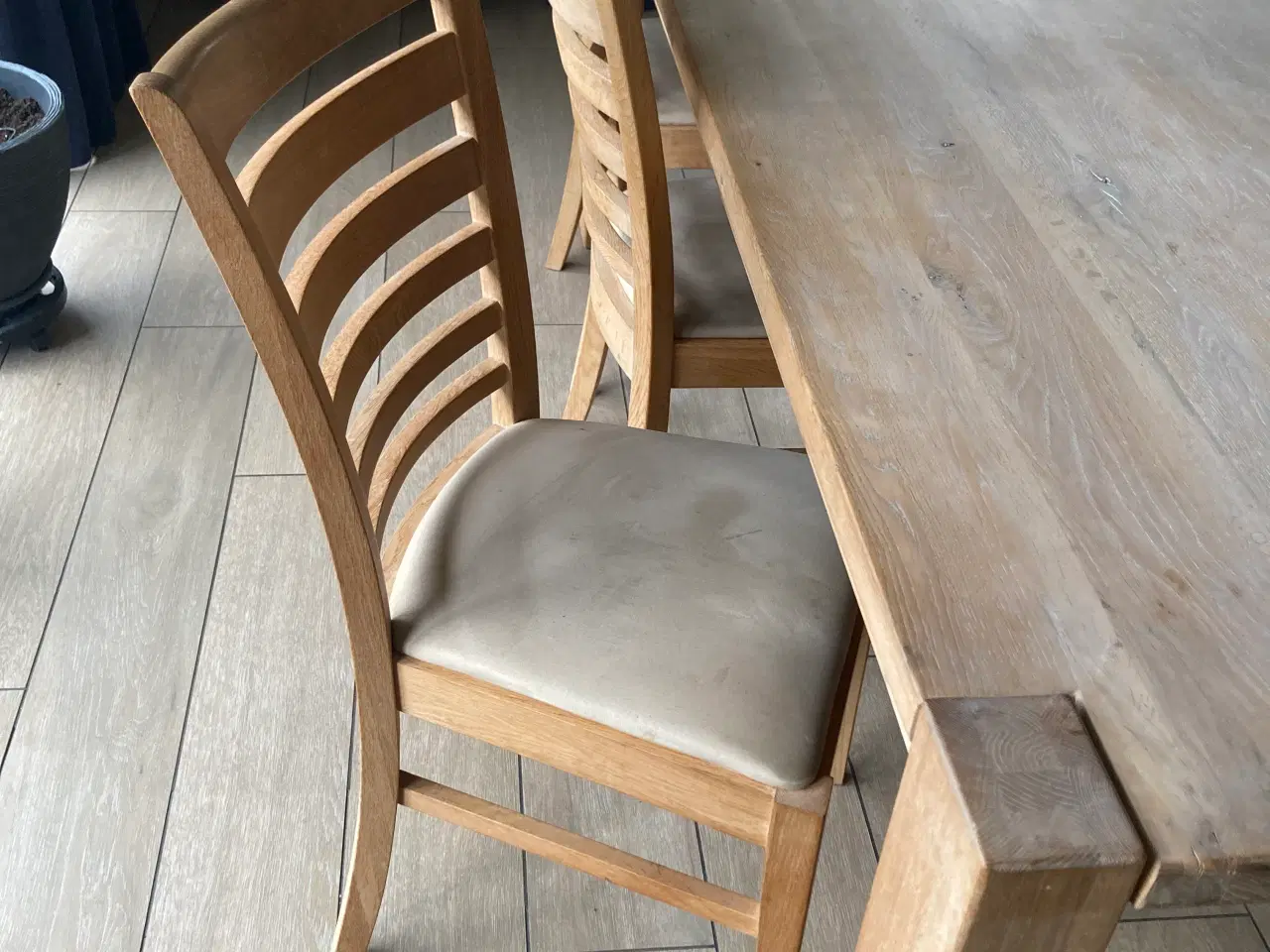 Billede 4 - Spisebord med 8 stole 