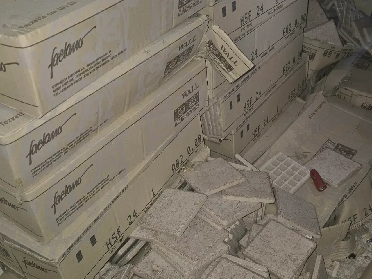 Billede 2 - Gratis fliser – afhentes i Fredensborg.