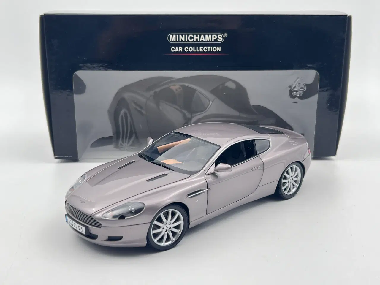 Billede 8 - 2003 Aston Martin DB9 Coupe - MINICHAMPS - 1:18