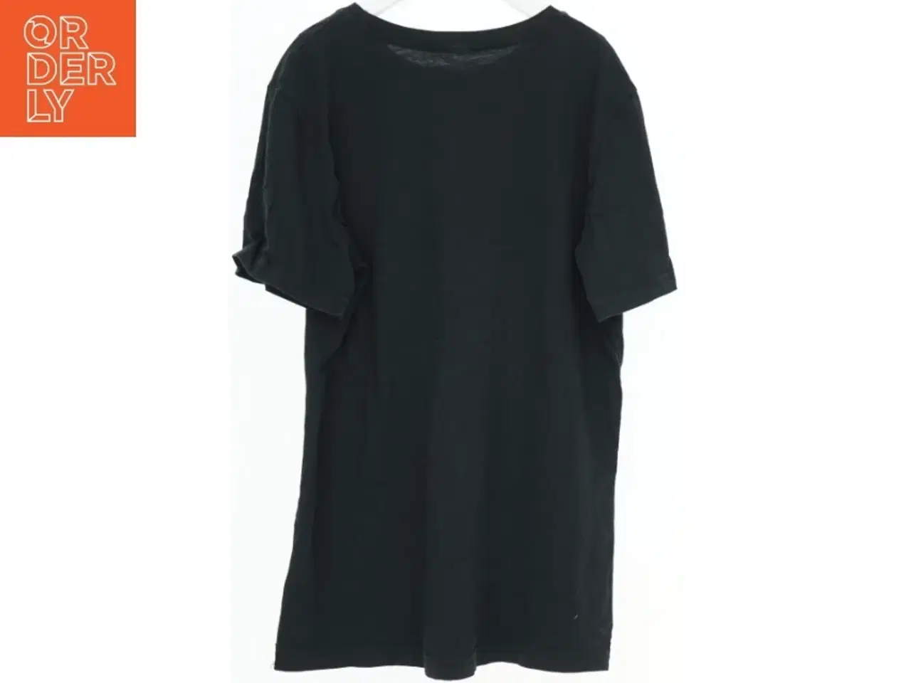 Billede 2 - Sort T-shirt med fodboldmotiv fra H&M (str. 164)