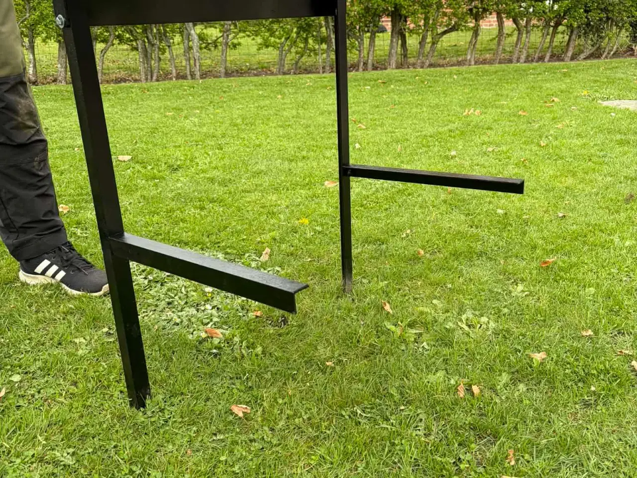 Billede 2 - Garage til robotplæneklipper 