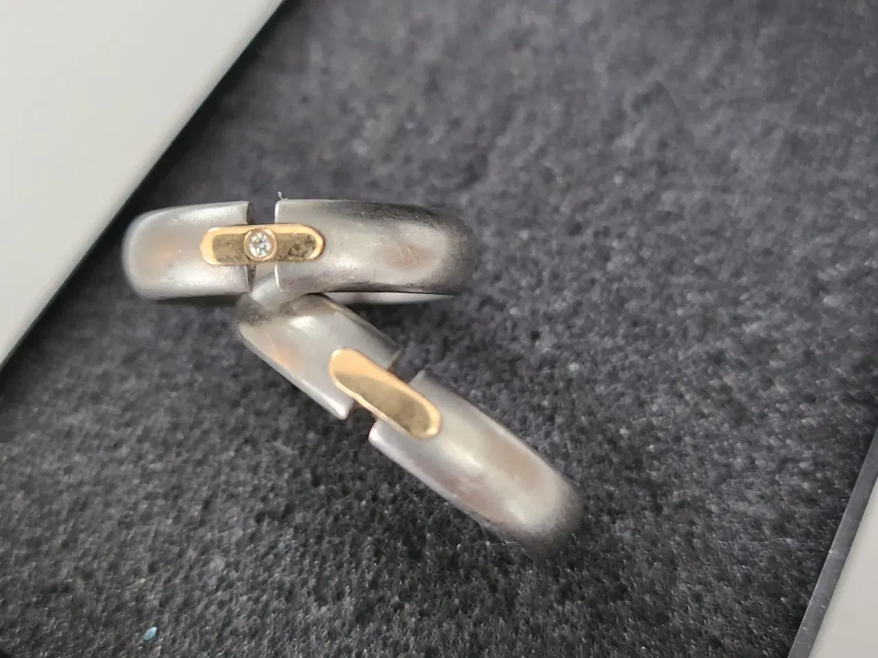 Billede 2 - Titanium ringe 1 med sten 