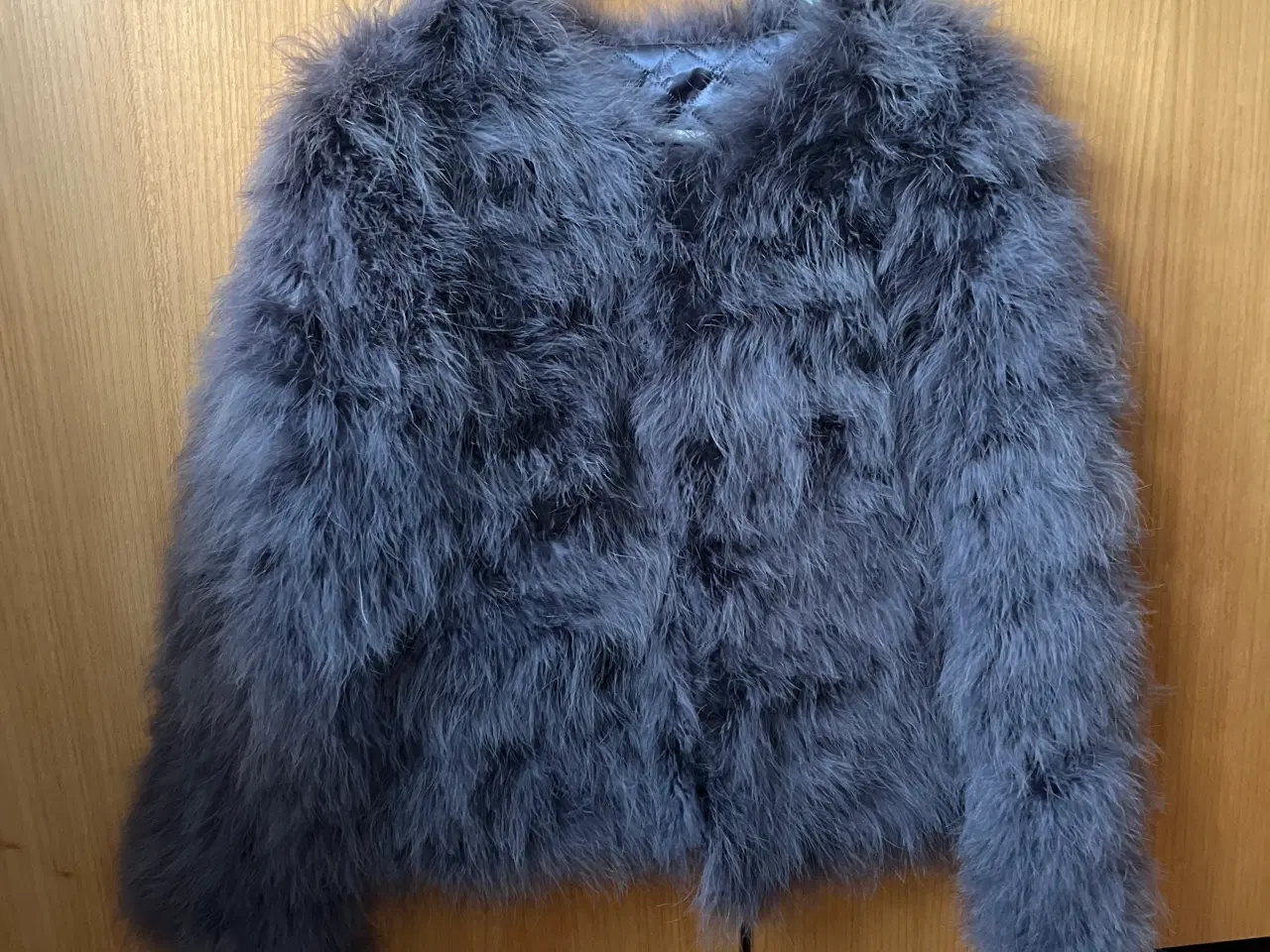 Billede 1 - Strudsefjersjakke