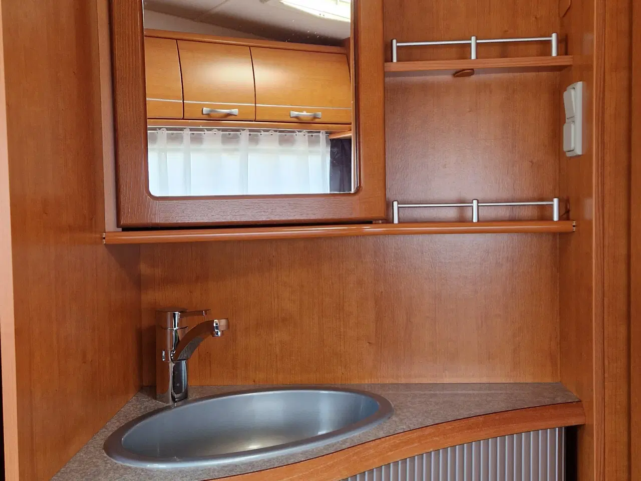 Billede 8 - Velholdt og veludstyret LMC Favorit 520 RHD