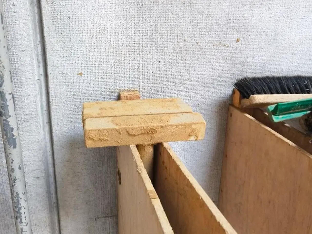 Billede 2 - Håndstampere, spader, koste m.v.