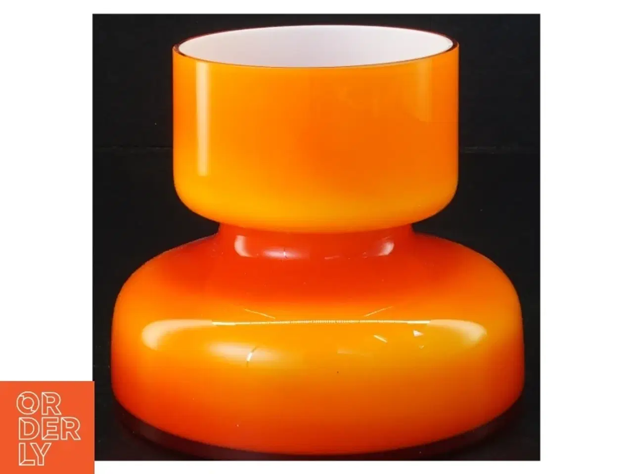 Billede 1 - Retro orange vase med et meget lille skår(str. 11 x 13 cm)