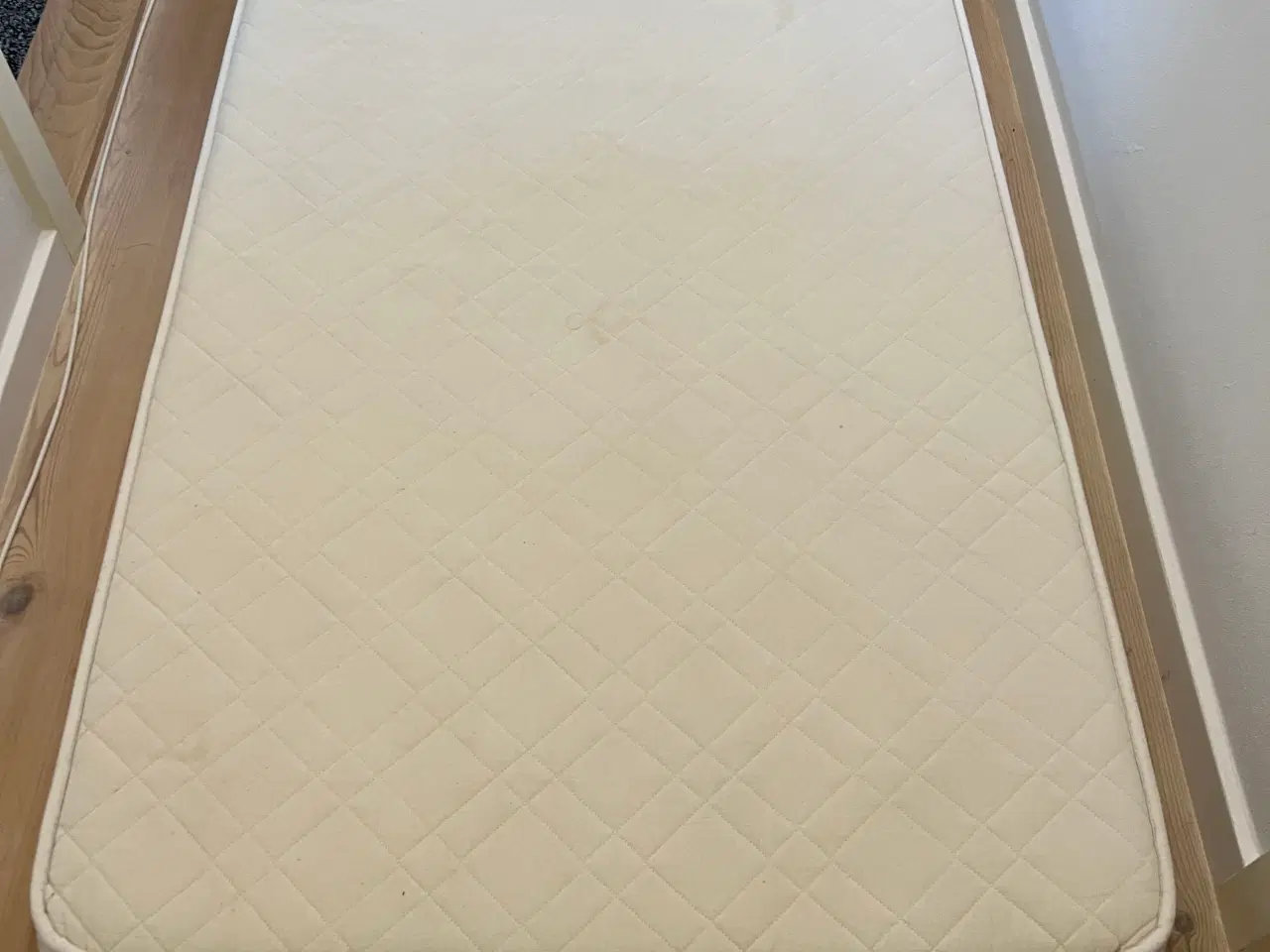 Billede 1 - Flexa madras i god stand