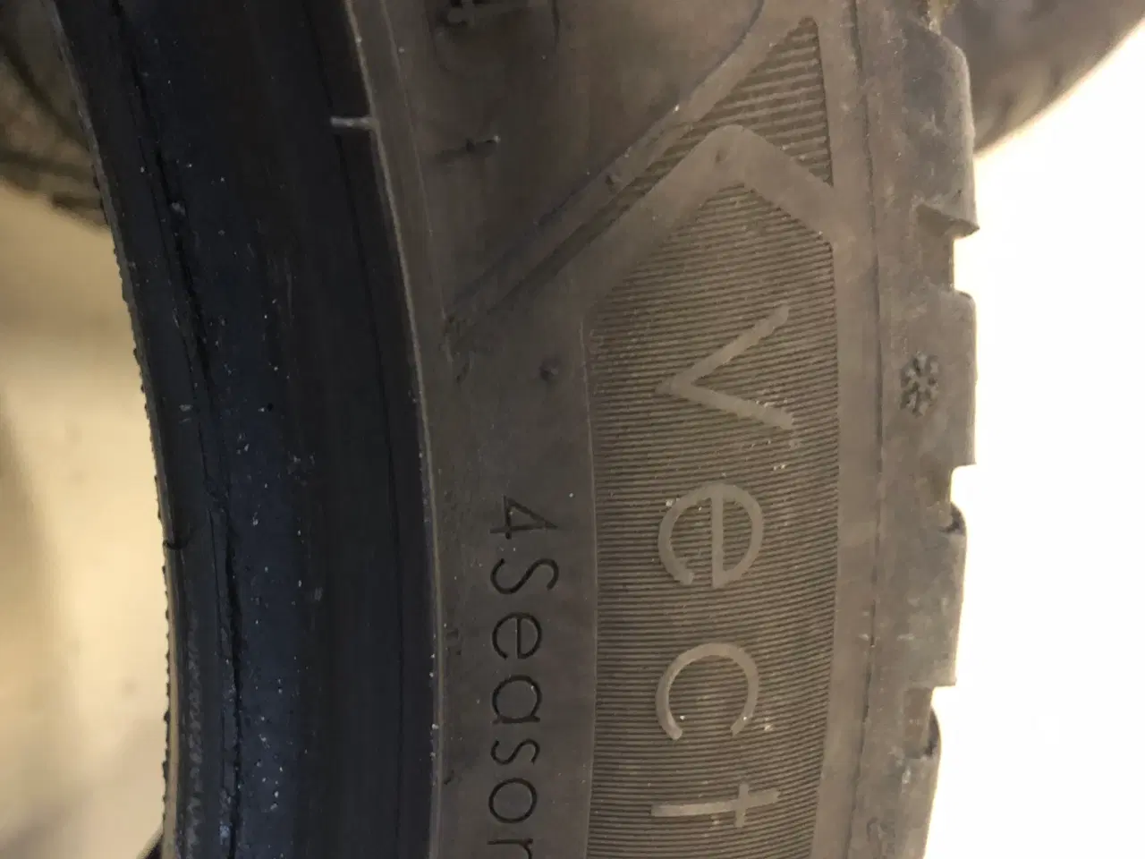 Billede 5 - Goodyear helårsdæk 18”