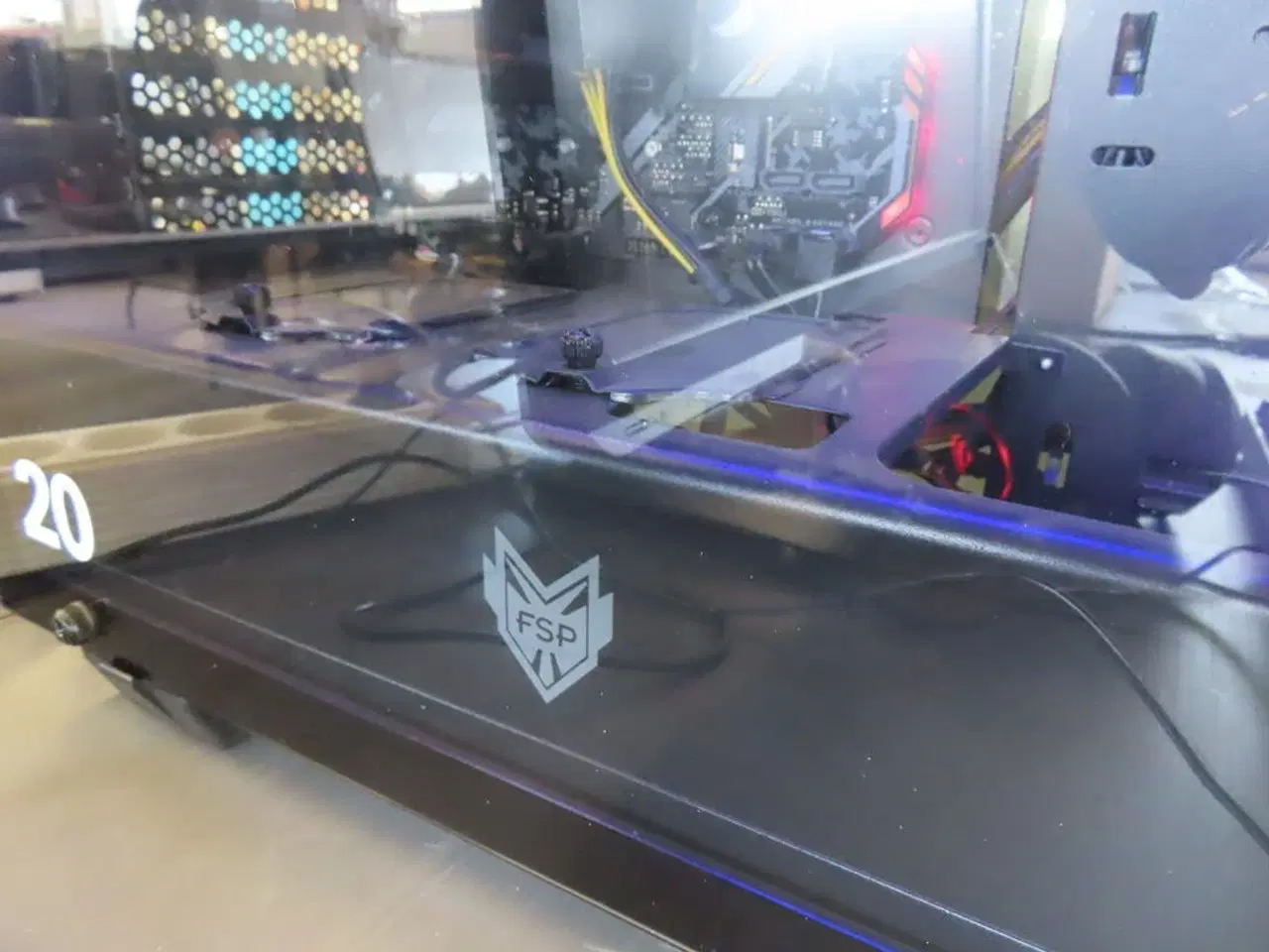Billede 12 - Komplet Gaming PC med Skærm, Mus og tastetur (SHARK GAMING, BENQ, STEEL SERIES)