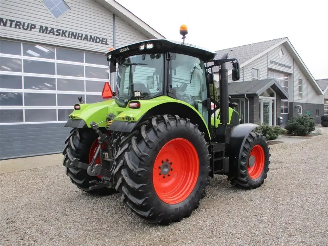 Billede 14 - CLAAS ARION 550 C-matic med frontlift, affjedret foraksel og affjedret kabine.