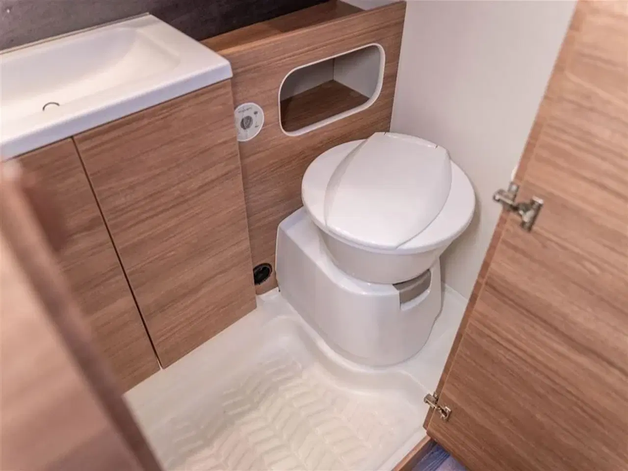 Billede 10 - 2020 - Weinsberg CaraOne 540 EUH   Genial indretning til 4 personer