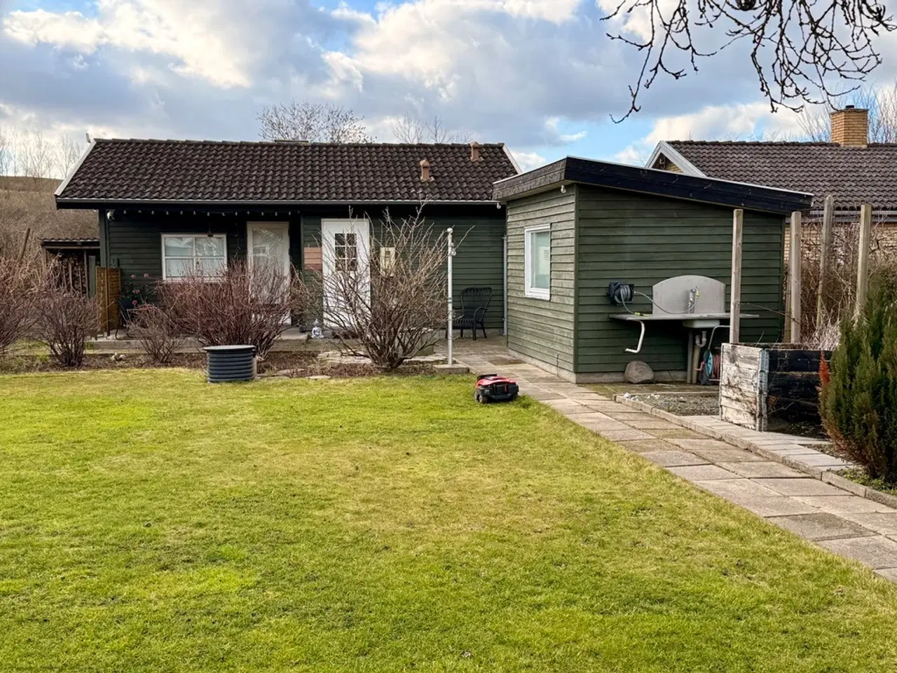 Billede 1 - Dejlig oase i Odense C - Kolonihave i Baagø