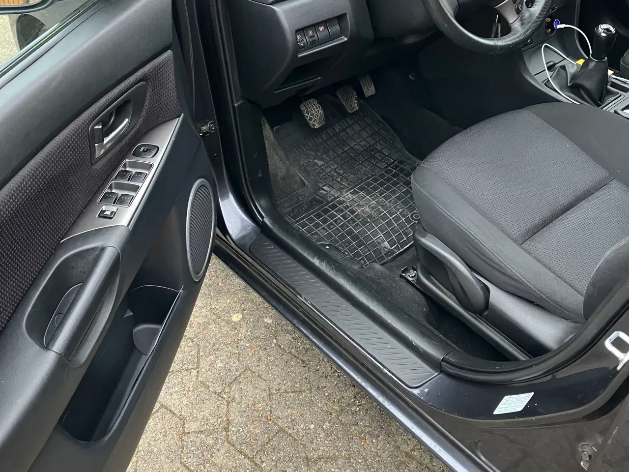 Billede 4 - Mazda 3 sedan med 2,0 nysynt km 155000