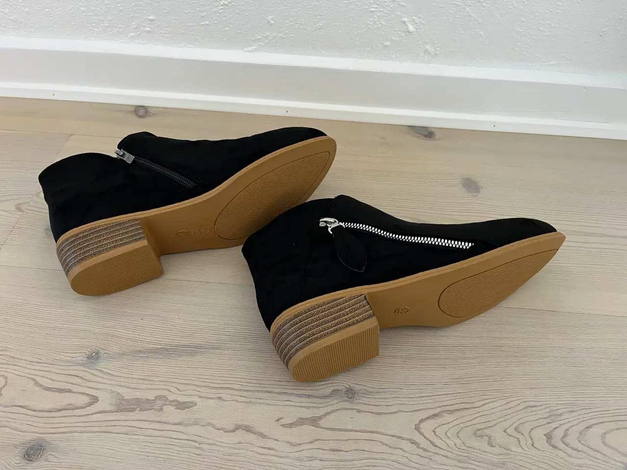 Billede 3 - Dame ankelstøvle str 38 