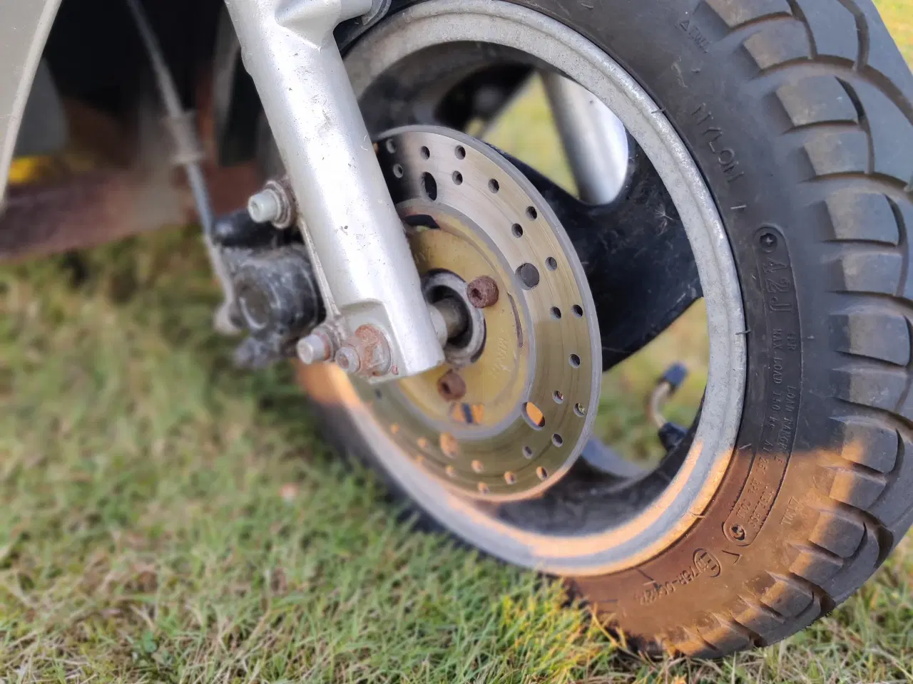 Billede 11 - Lukket el-scooter, med stort batteri