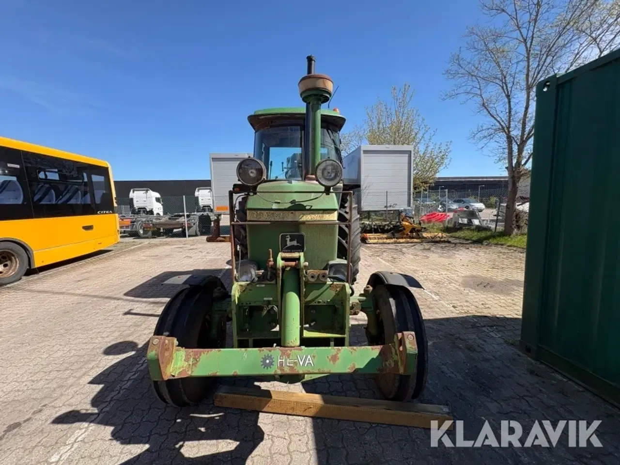 Billede 8 - Traktor John Deere 3040 med kost sneplov og saltspreder