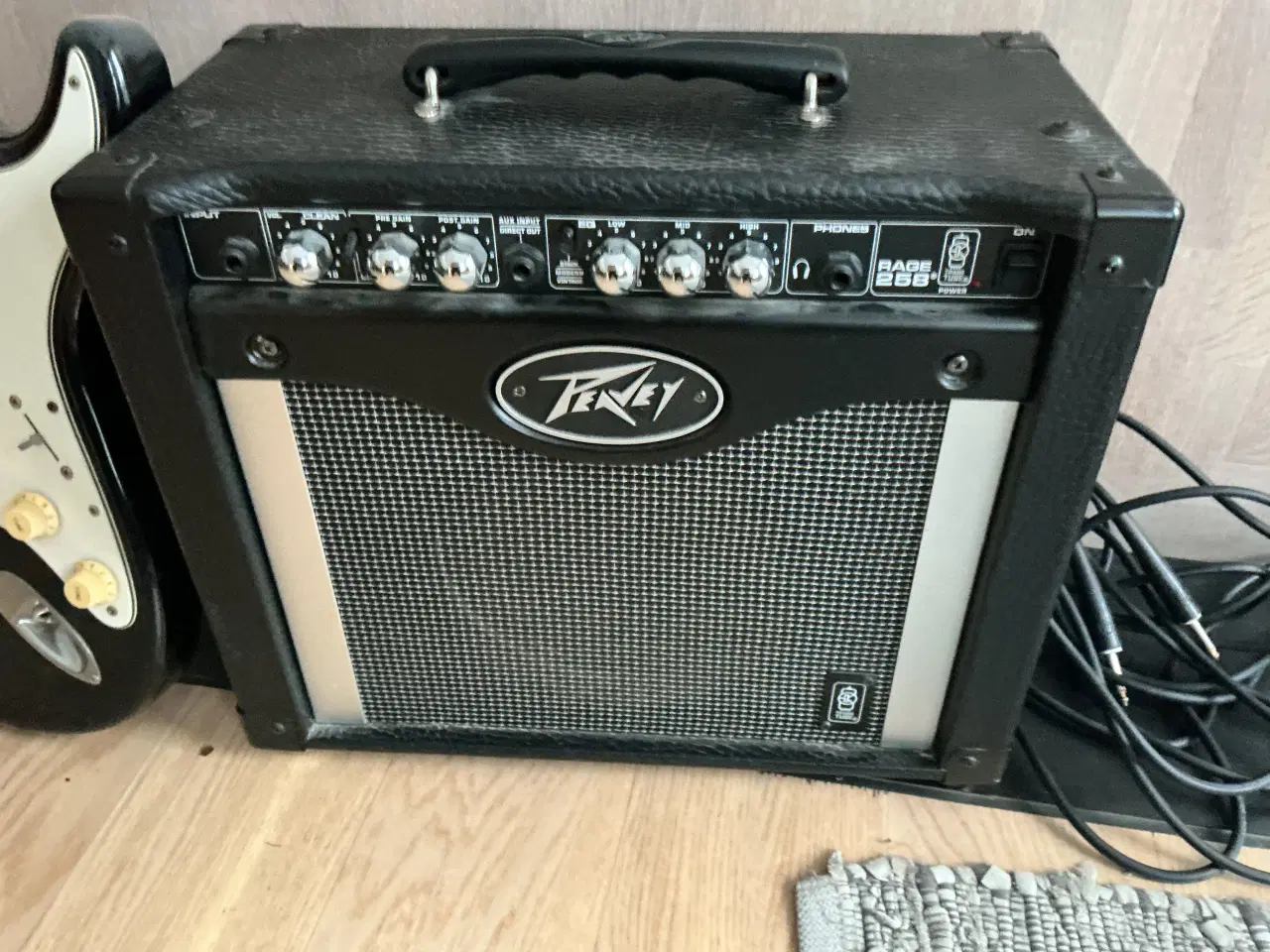 Billede 3 - Elguitar og forstærker 