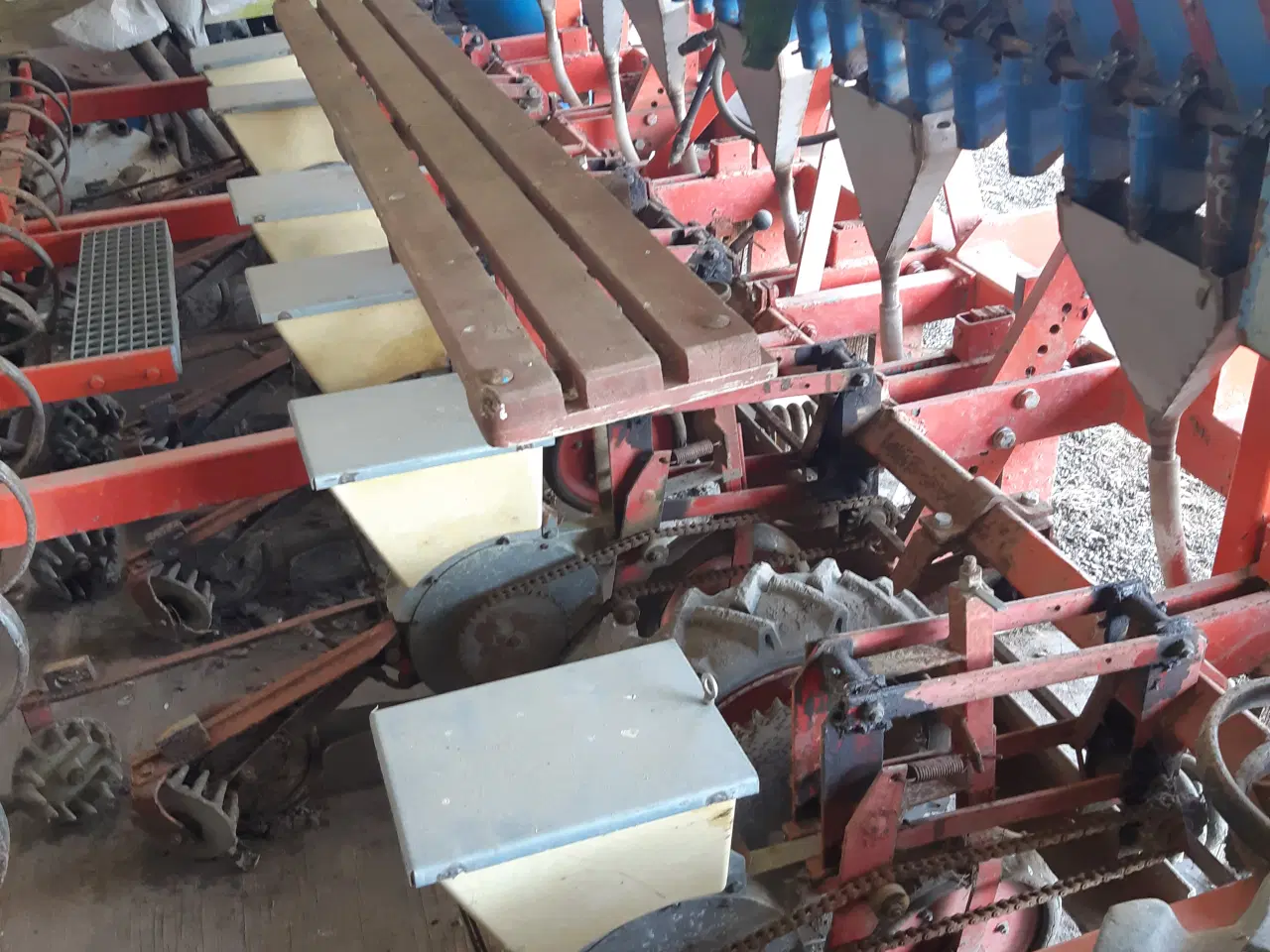 Billede 4 - Majs Såmaskine, med gødningsudstyr