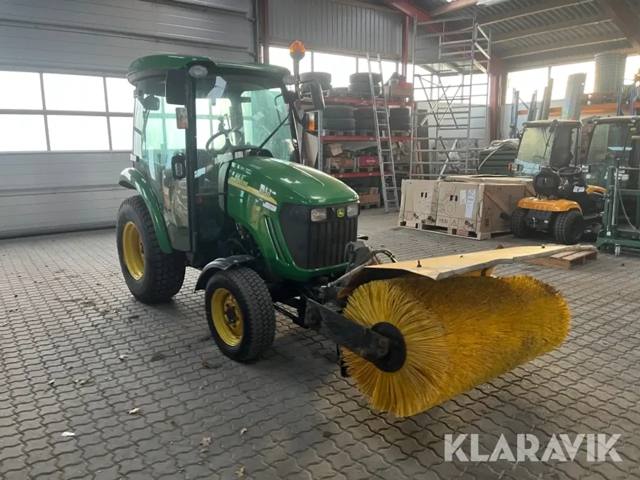 Billede 2 - Traktor John deere 3720 E Hydro