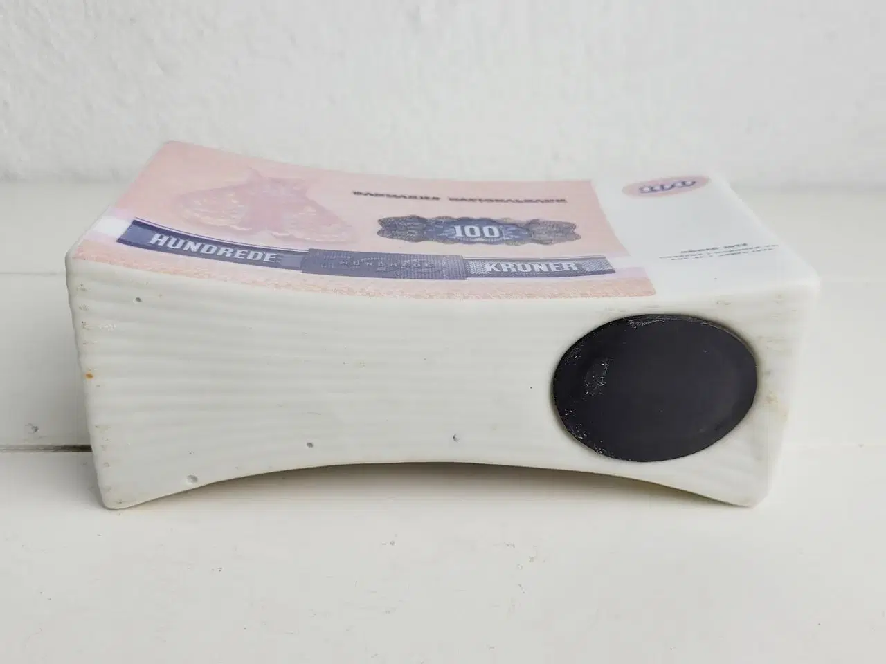 Billede 6 - ⭐️- Retro sparebøsse i form af en 100 kr. seddel!