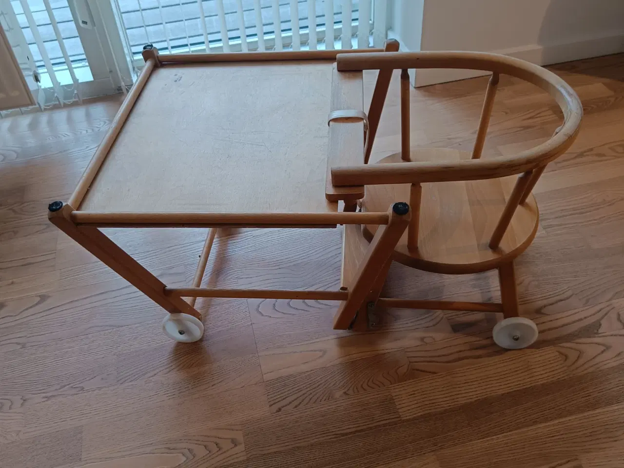 Billede 1 - HØJSTOL i lyst træ