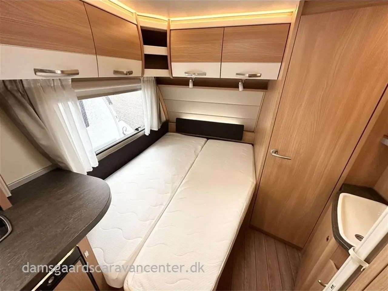 Billede 16 - 2018 - Knaus Südwind Silver Selection 450 FU   Franskseng-Gulvtemp.-Mover-Markise-Telt