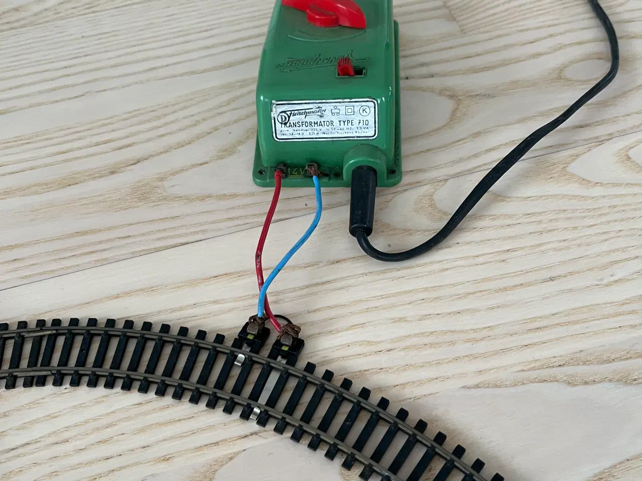 Billede 8 - Fleischmann modeltogbane m. 8 vogne og div. huse