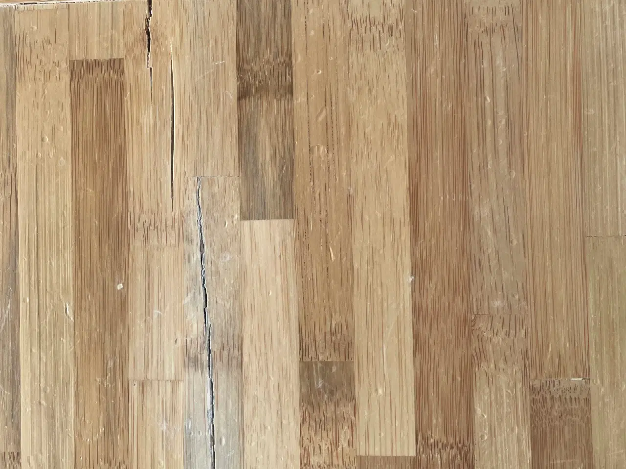 Billede 5 - Spisebord i bambus 