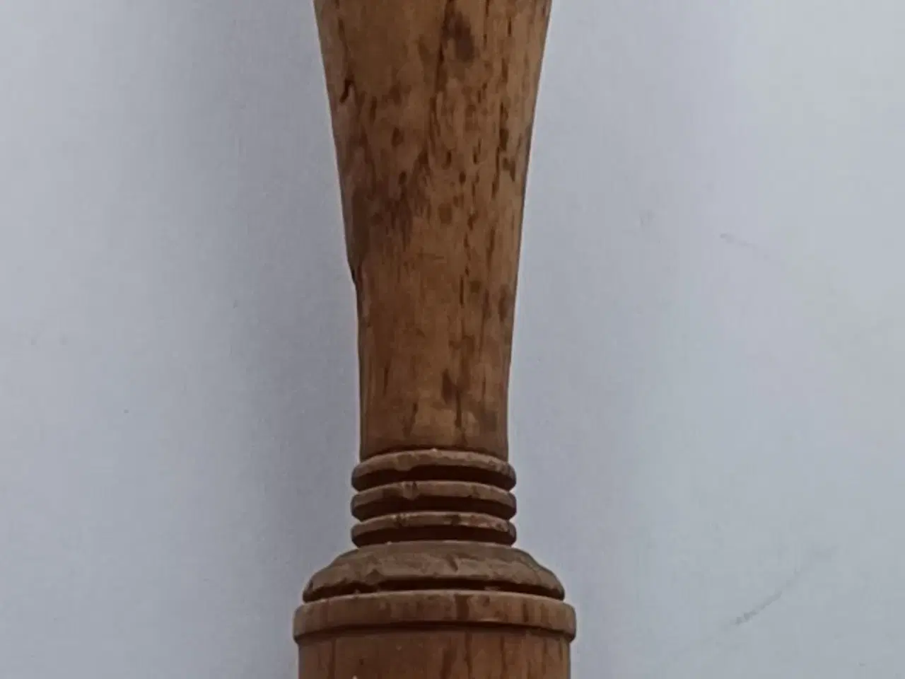 Billede 3 - Almuekunst, udskårne og drejede vindepinde af træ.