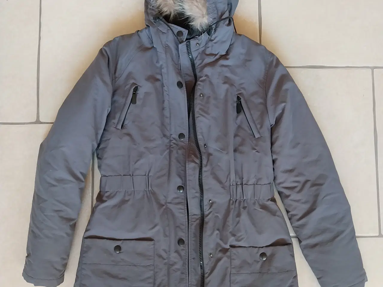 Billede 1 - Sisters Point Vinterjakke Grå Dame M