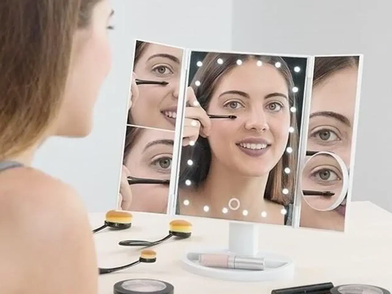 Billede 1 - Makeup-Spejl med LED 4-in-1 Ledflect InnovaGoods