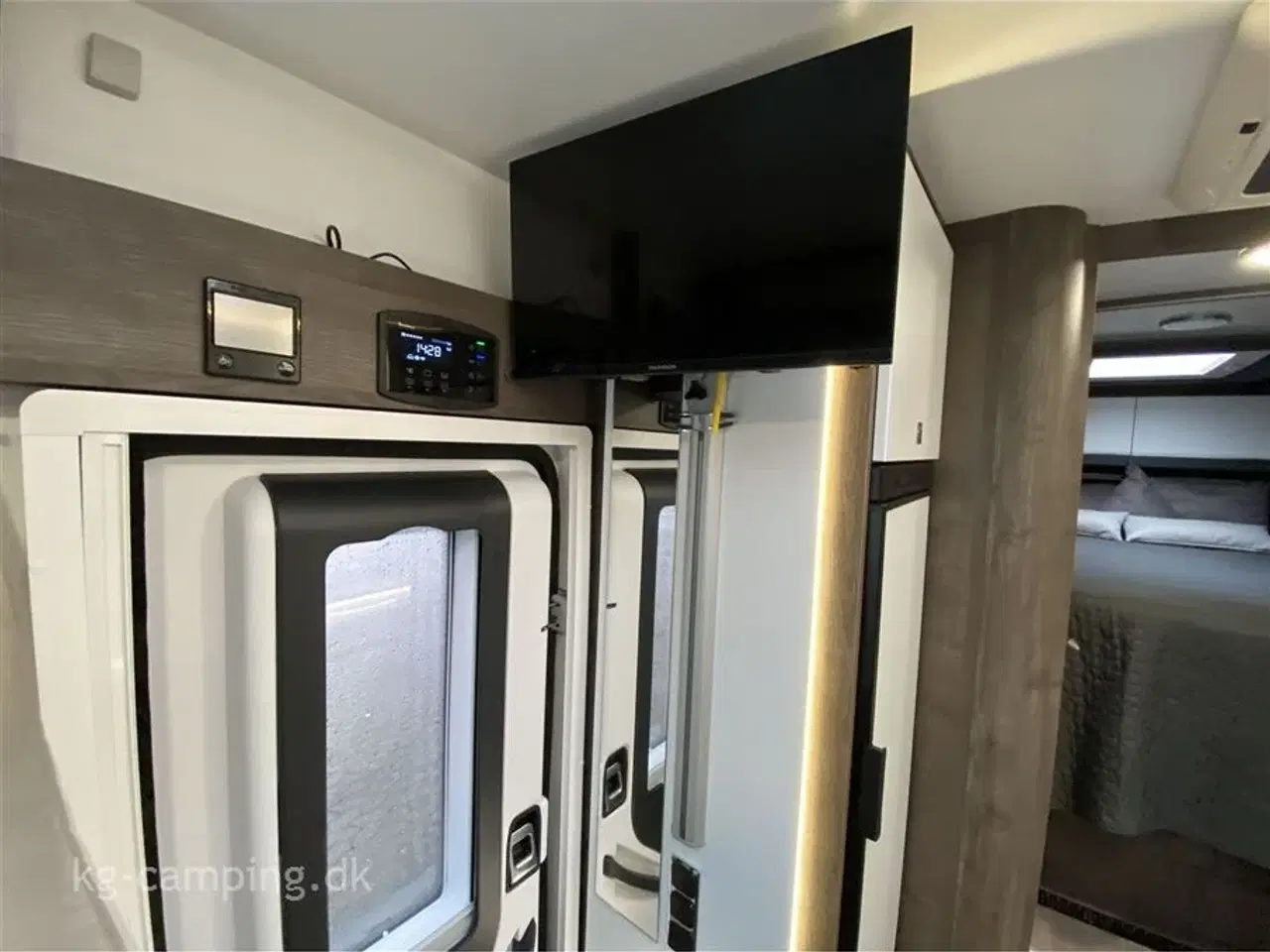 Billede 14 - 2023 - Benimar Amphitryon 998 3500 kg   Særdeles velholdt Benimar AMPHITRYON 998 ALDE - Vognen kan vejes op til 4.400 kg.